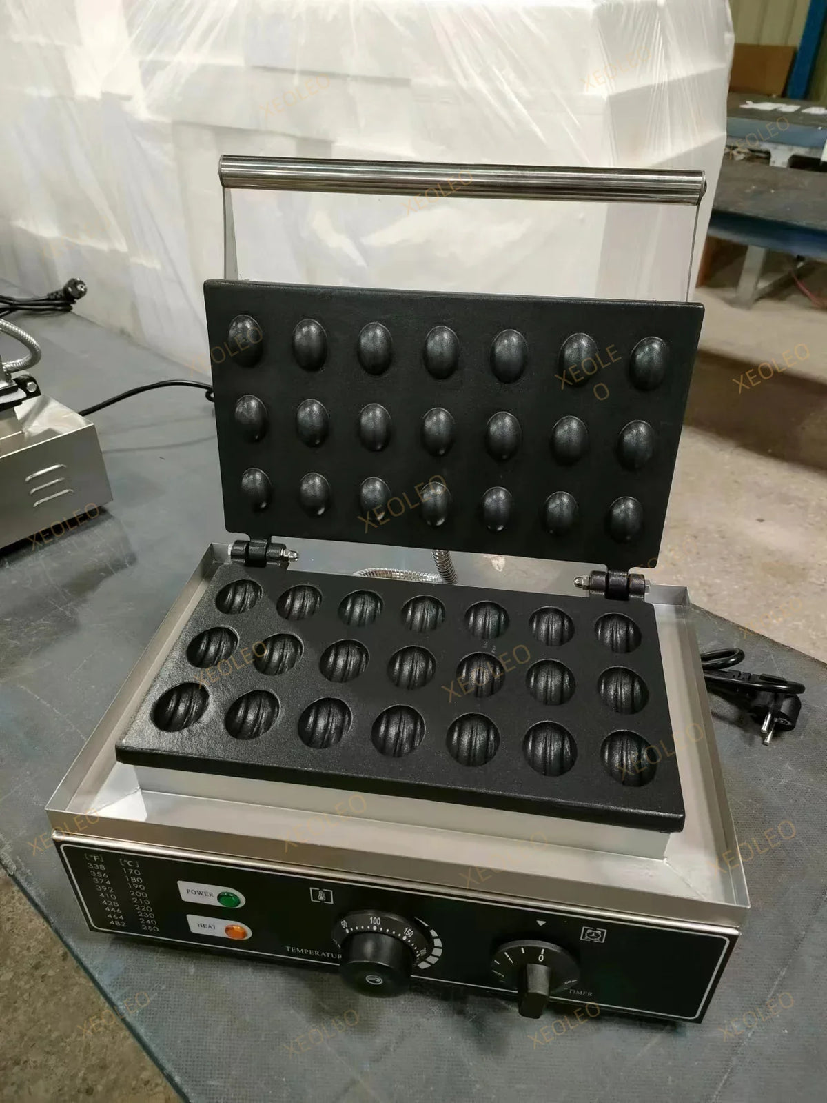 Xeoleo Electric Waffle Maker 1550w Nut Shaped Waffle