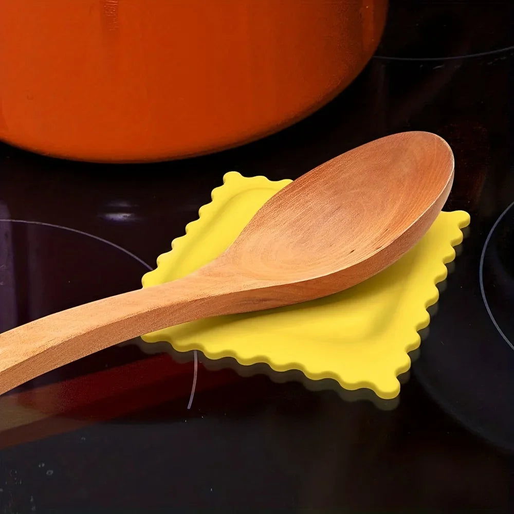 1pc Cartoon Biscuit-Shaped Soup Spoon Rest - Heat
