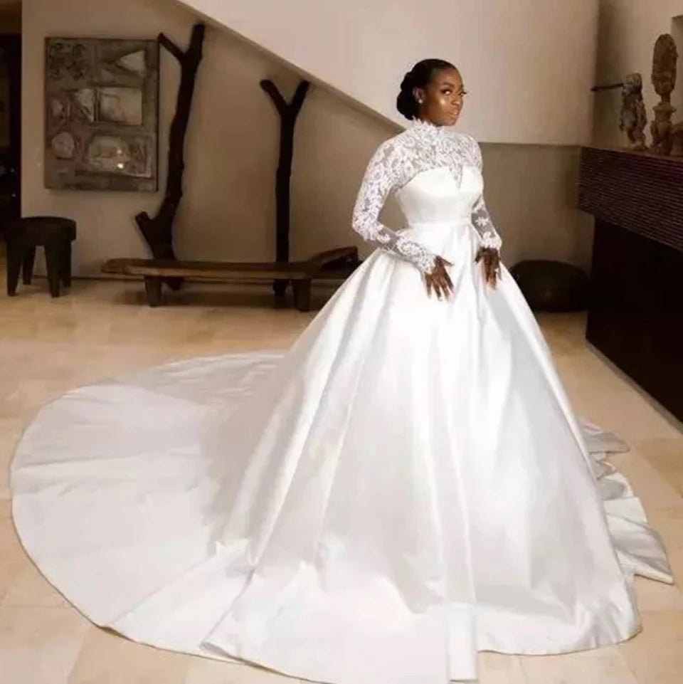 Customized High-Neck Long Sleeves Lace Appliques Wedding Dress