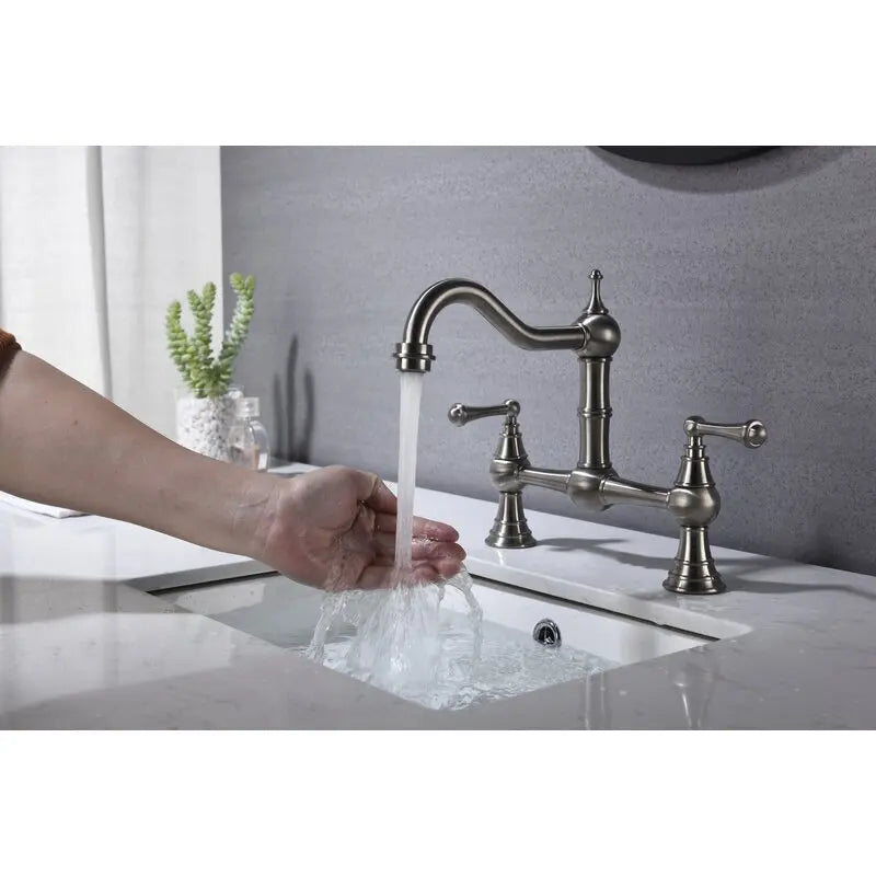 Basin Faucet Cold Faucet Brass Double-Handle Swivel Sink