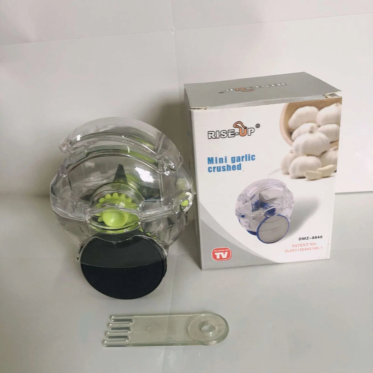 Convenient Multi-Function Small Roller Garlic Chopper Quick