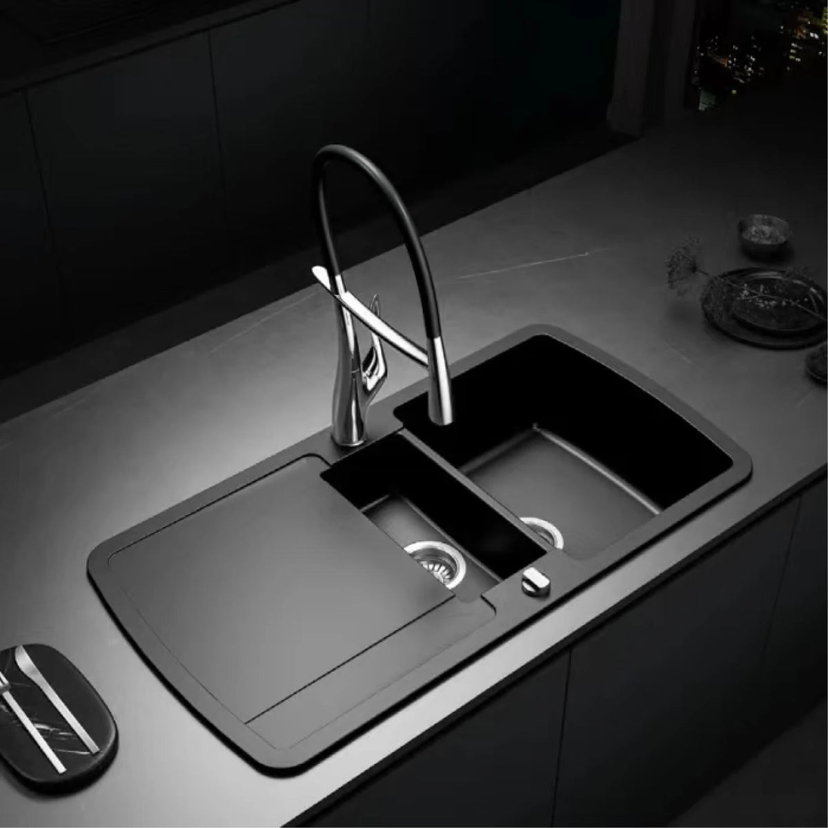Modern Luxury Black Brass Faucet Pull-Out Magnetic Suction