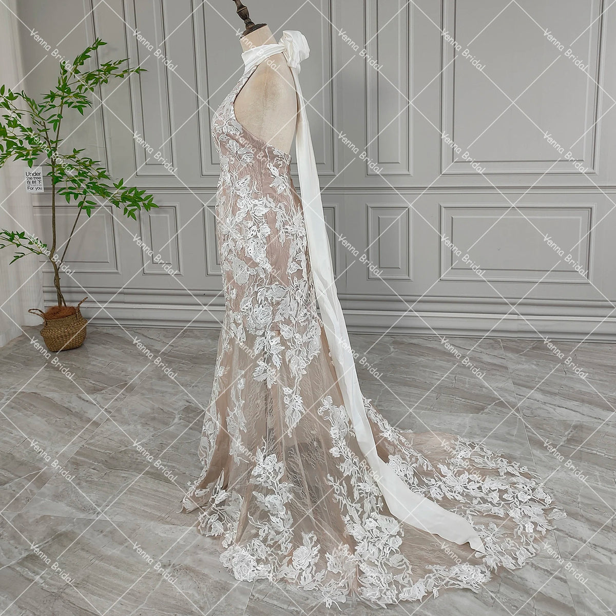 Halterneck Backless Exquisite Mermaid Wedding Dress Tie Sash