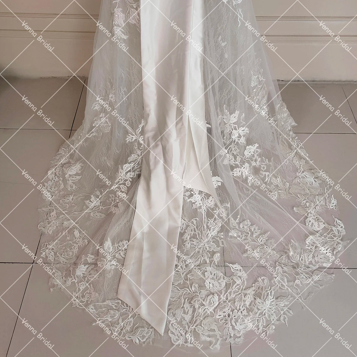 Halterneck Backless Exquisite Mermaid Wedding Dress Tie Sash