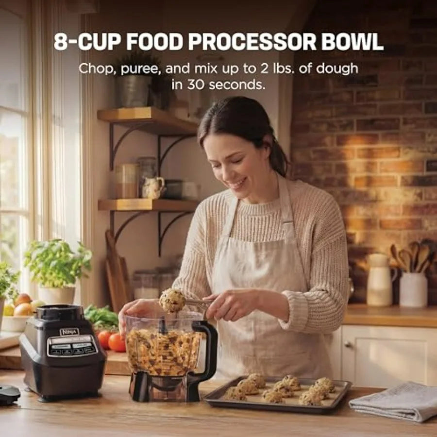 Multi-Functional Food Processor/Blender Making Smoothies