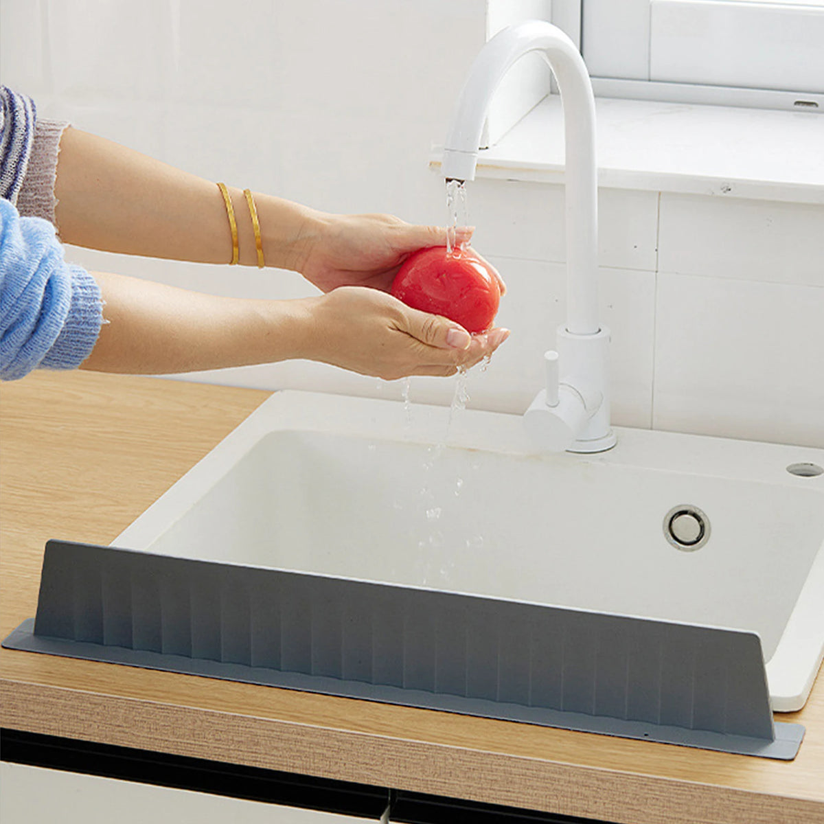Water Stopper Silicone Sink Splash Guard Suction Cups