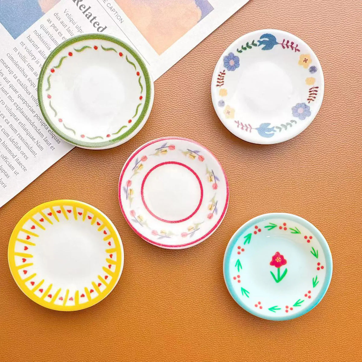 5pcs Dollhouse Miniature Plates Cute Pastoral Style Mini