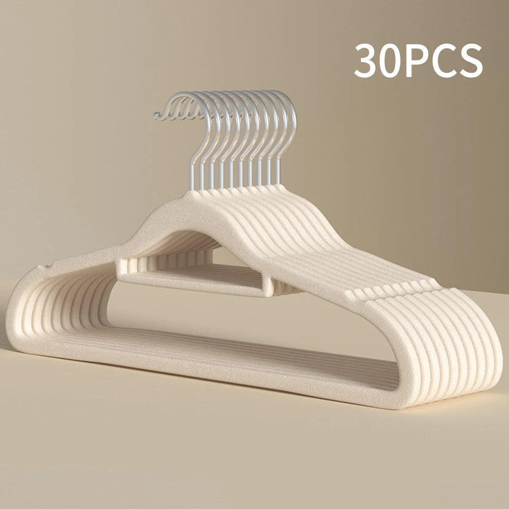 10-30pcs Non-Slip Fleece Hanger Bold Design Decorators Seamless