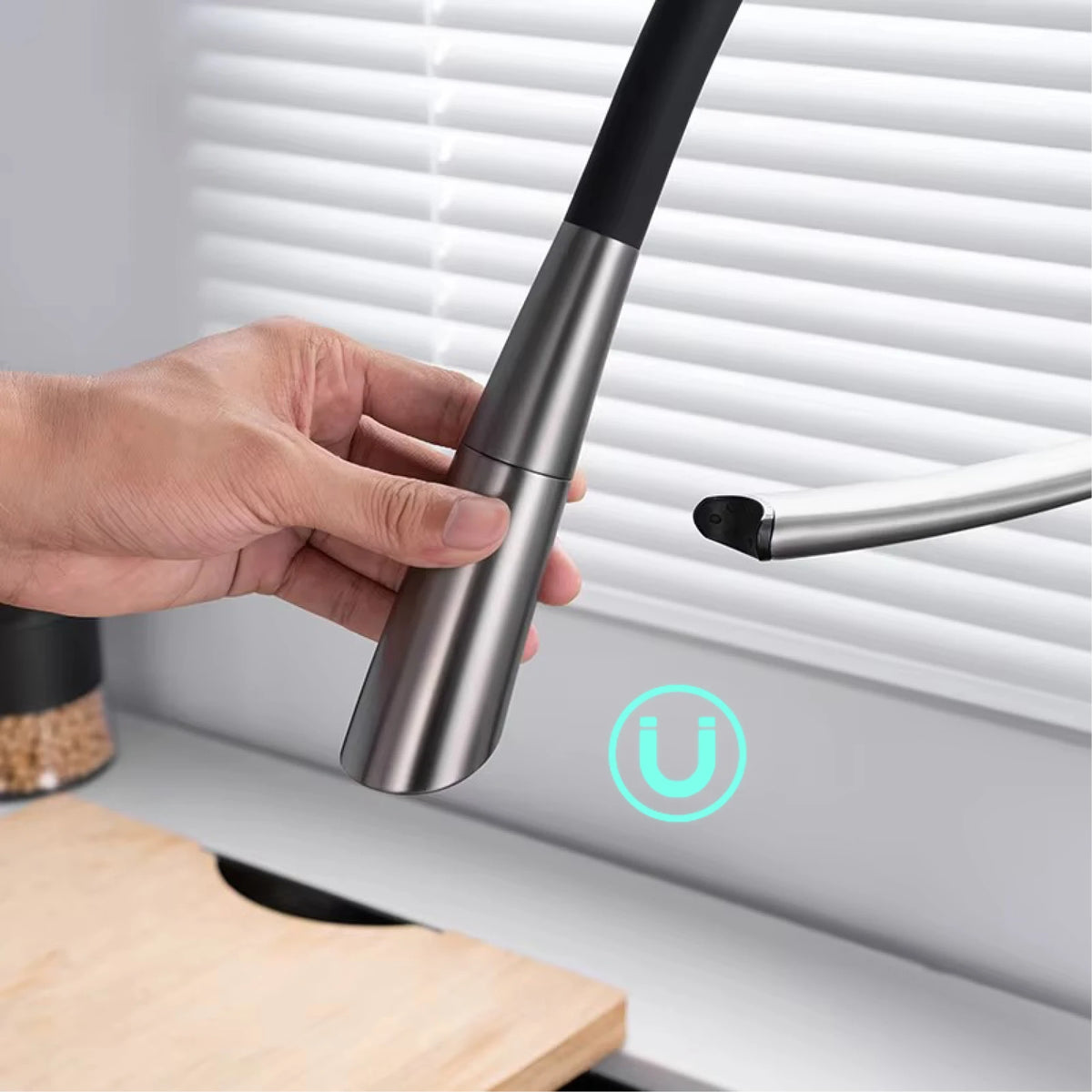 Modern Luxury Black Brass Faucet Pull-Out Magnetic Suction