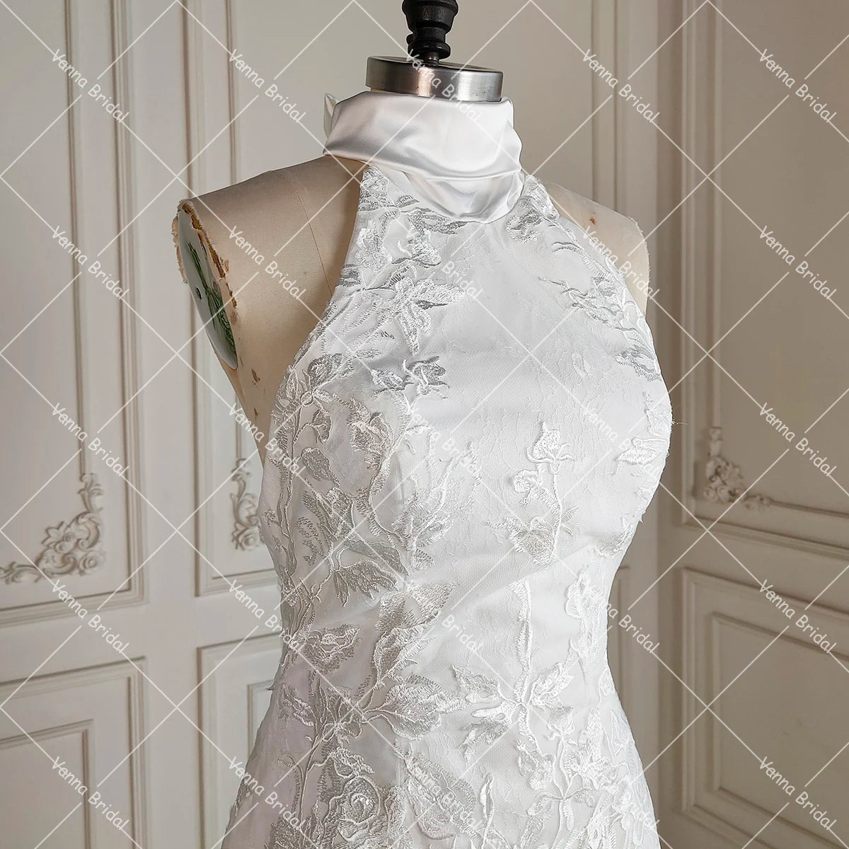 Halterneck Backless Exquisite Mermaid Wedding Dress Tie Sash