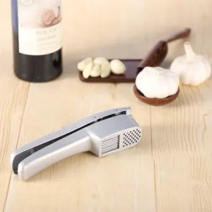 Garlic Press 2-In-1 Mincer Crusher Slicer Peeler &