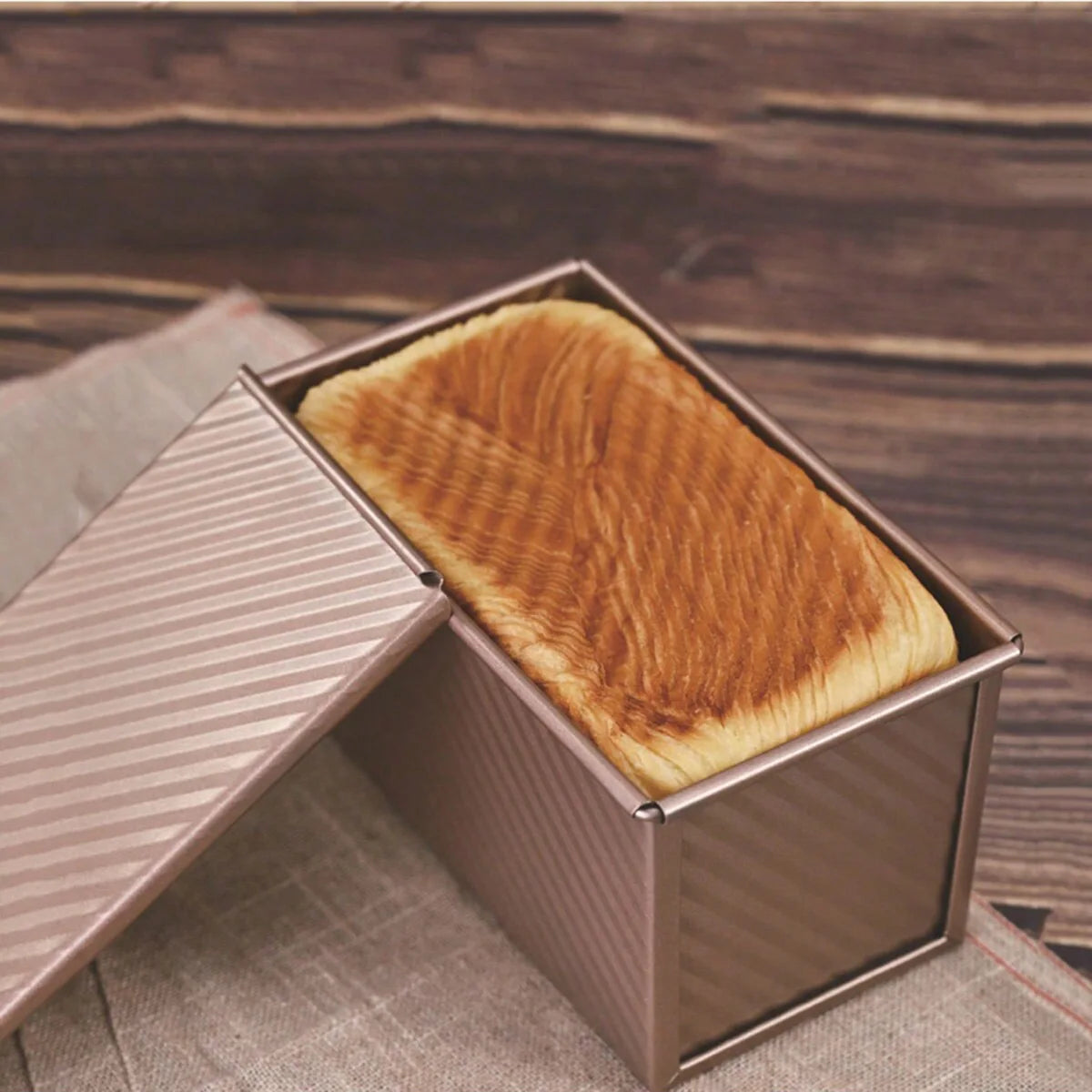 1pc Golden Loaf Pan Lid - Non-Stick Rust
