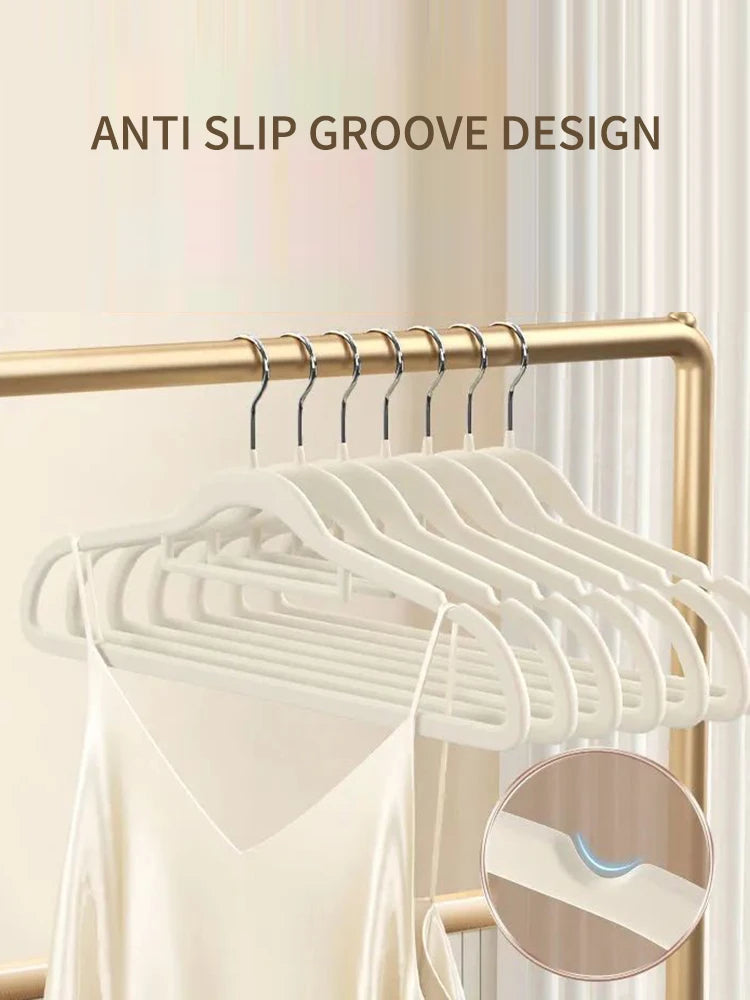 10-30pcs Non-Slip Fleece Hanger Bold Design Decorators Seamless