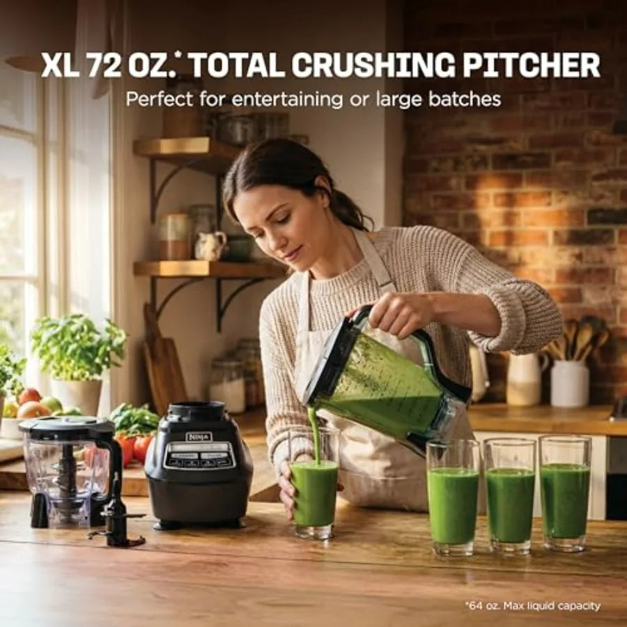 Multi-Functional Food Processor/Blender Making Smoothies