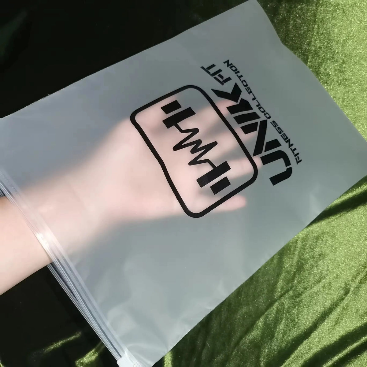 Customized Logo Clothing Packaging Bag Frosted Zipper Bag