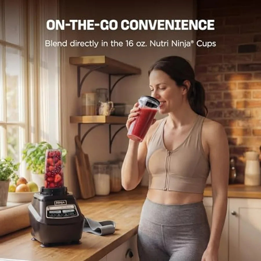Multi-Functional Food Processor/Blender Making Smoothies