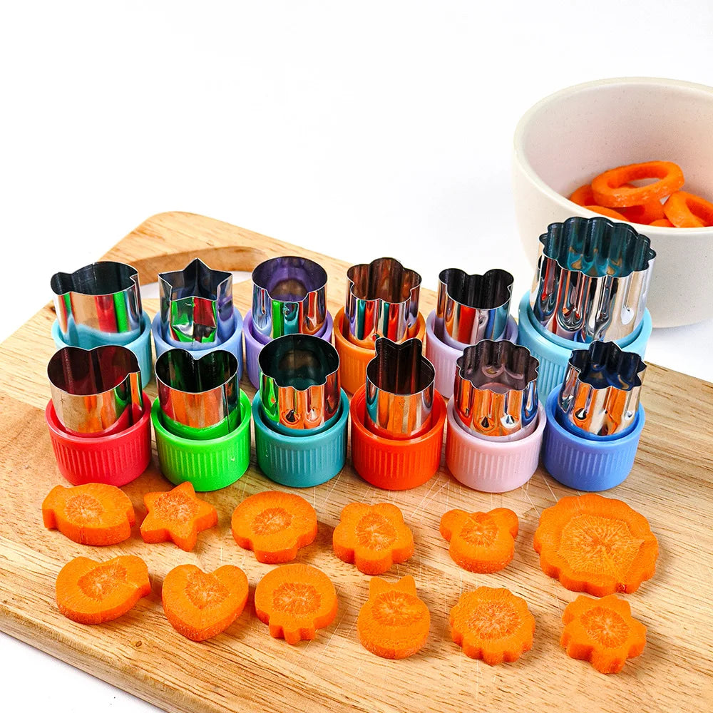 12pcs/Set Vegetables Cutter Heart Flower Animal Cartoon Shape