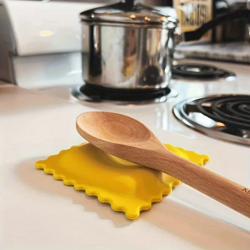 1pc Cartoon Biscuit-Shaped Soup Spoon Rest - Heat