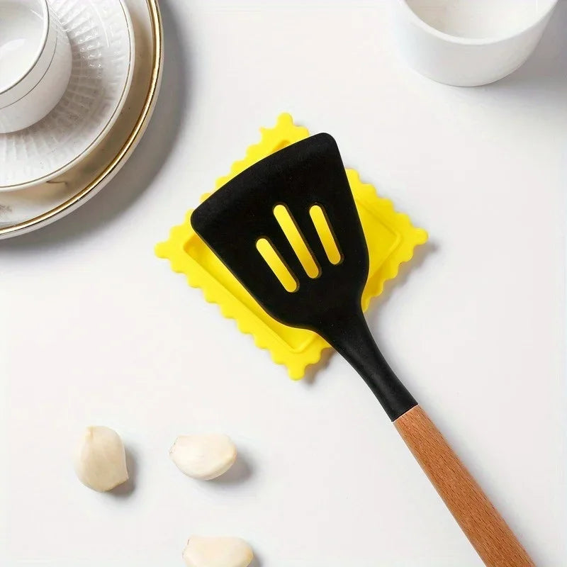 1pc Cartoon Biscuit-Shaped Soup Spoon Rest - Heat