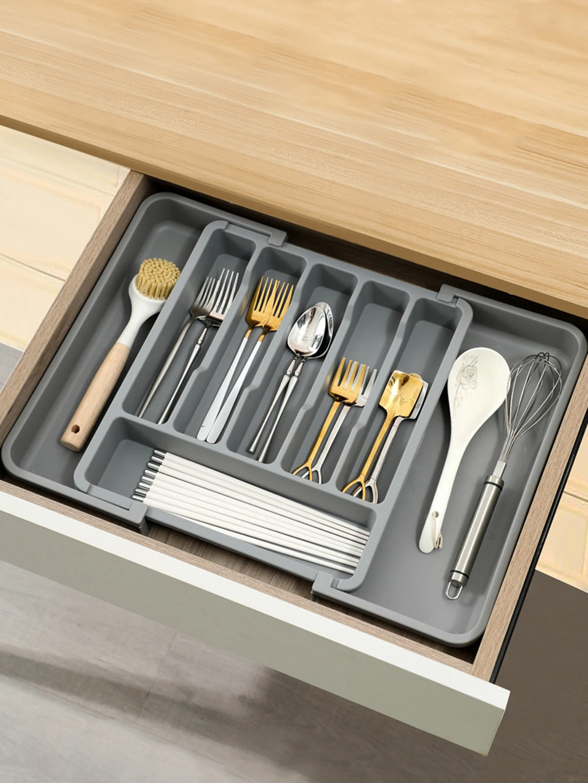 Expandable Drawer Organizer - Adjustable Retractable Cutlery