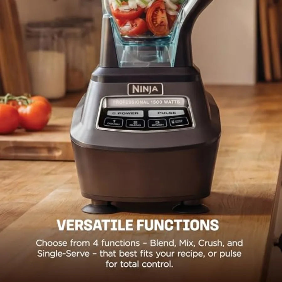Multi-Functional Food Processor/Blender Making Smoothies