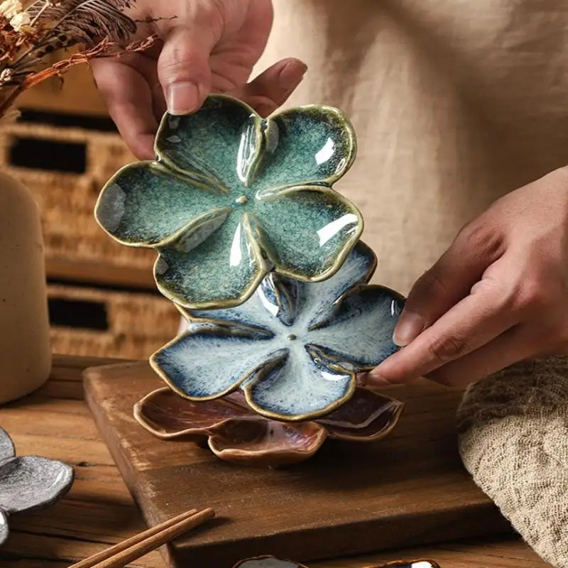 1pc Vintage Ceramic Craft Dish Flower Shaped Small