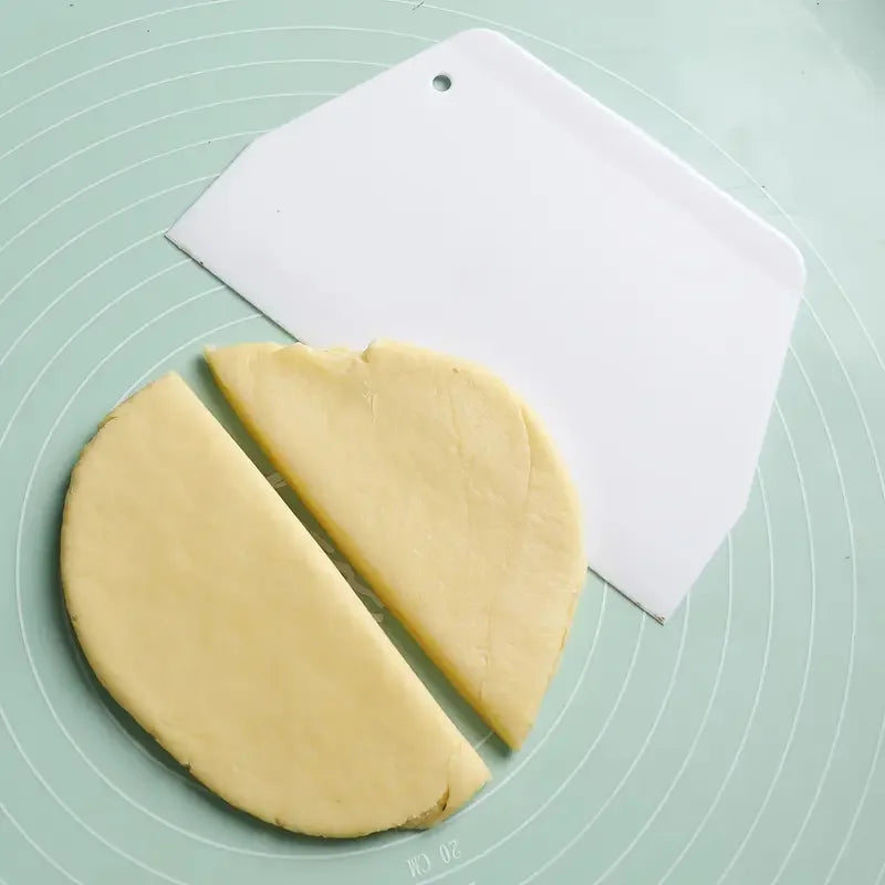 1pc Baking Plastic Dough Cutter & Scraper -