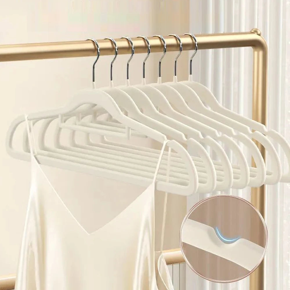 10-30pcs Non-Slip Fleece Hanger Bold Design Decorators Seamless