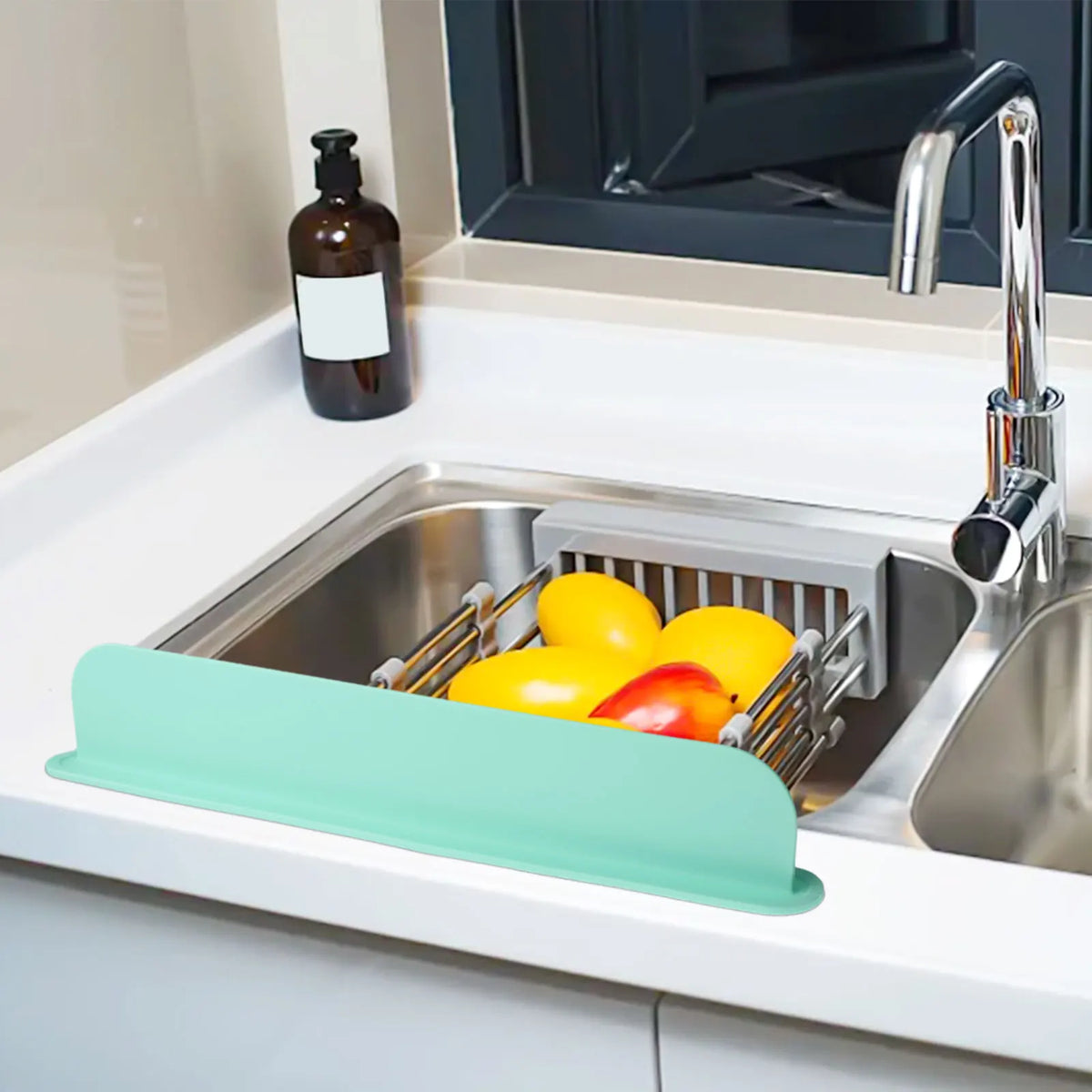 1pcs Silicone Sink Water Splash Guard Washing Basin