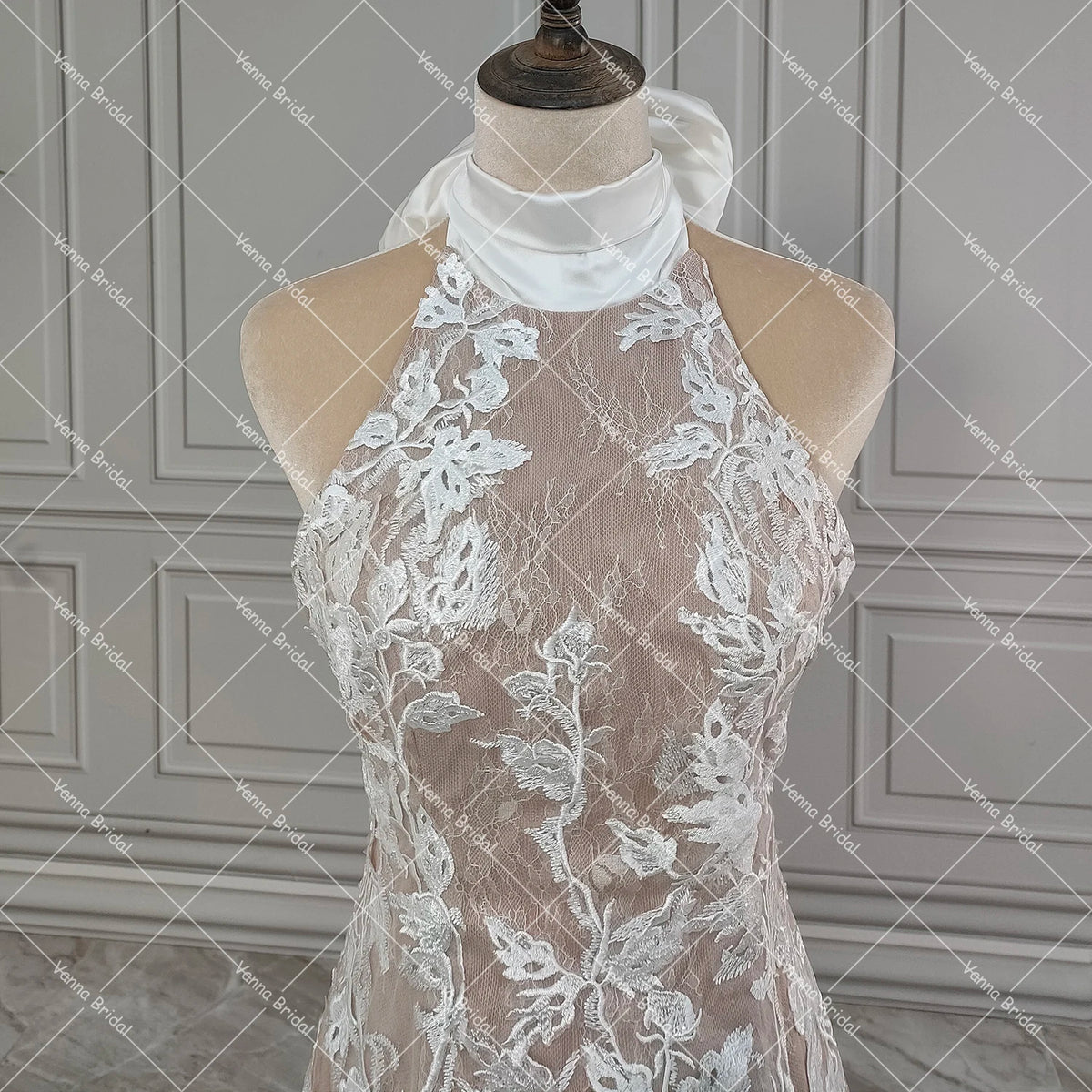 Halterneck Backless Exquisite Mermaid Wedding Dress Tie Sash
