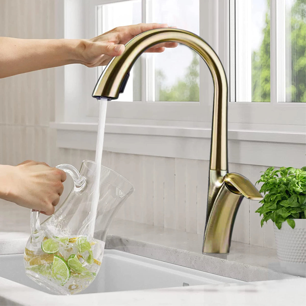 Luxury Brushed Gold Brass Faucet Pull-Out Design 2-Function